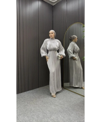 Yüksek Yaka, Bel Taş Detaylı, Uzun Kollu, Dökümlü Şifon Uzun Abiye Elbise