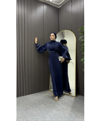 Yüksek Yaka, Bel Taş Detaylı, Uzun Kollu, Dökümlü Şifon Uzun Abiye Elbise