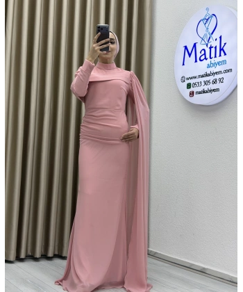 Drapeli Detaylı Dökümlü Uzun Elbise