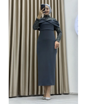 Drapeli Göğüs Detaylı, Payet İşlemeli Uzun Kollu Dik Yaka Kalem Kesim Şık Abiye Elbise