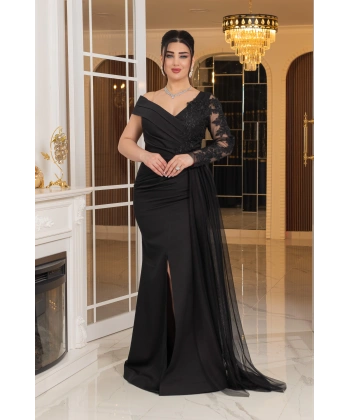 İthal Atlas Tasarım Tül Güpür Dantel Aksesuarlı Yırtmaçlı Uzun Elbise Abiye