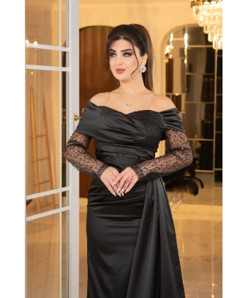 Saten İncili Payet Tasarım Straplez Dekolteli Pelerinli Elbise Abiye