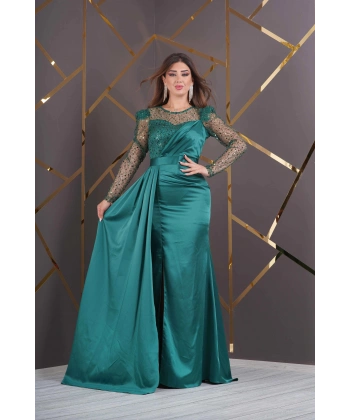 Saten Payet Tasarım Pelerinli Yırtmaçlı Uzun Elbise Abiye