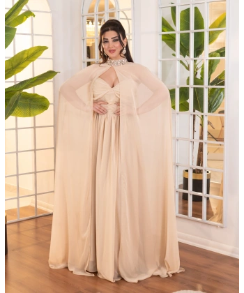 Taş İşlemeli Yaka Detaylı Şifon Pelerinli Uzun Abiye Elbise