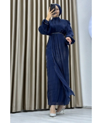 Yüksek Yaka, Bel Taş Detaylı, Uzun Kollu, Dökümlü Şifon Uzun Abiye Elbise