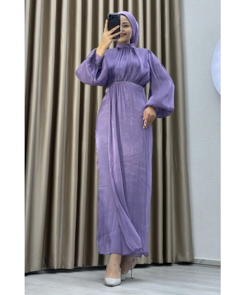 Yüksek Yaka, Bel Taş Detaylı, Uzun Kollu, Dökümlü Şifon Uzun Abiye Elbise