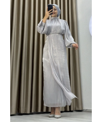 Yüksek Yaka, Bel Taş Detaylı, Uzun Kollu, Dökümlü Şifon Uzun Abiye Elbise