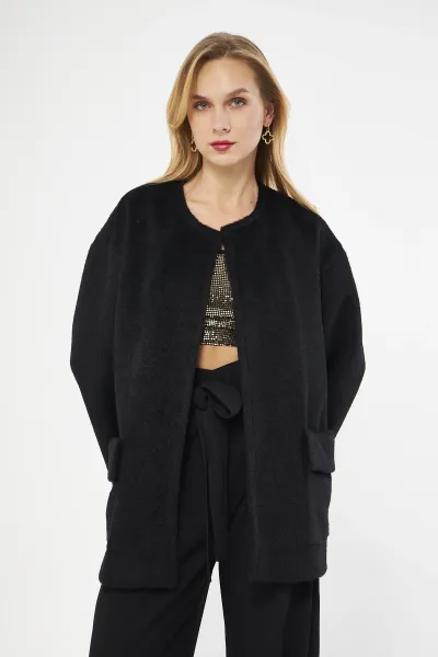 ÖNÜ AÇIK CEPLİ SİYAH KAŞE CEKET