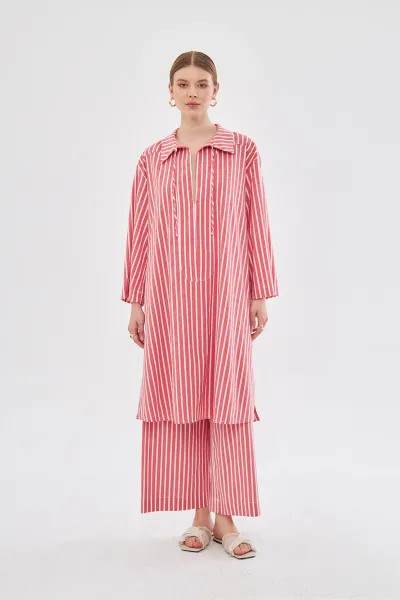 YAKASI İPLİ KIRMIZI ÇİZGİLİ TUNİK PANTOLON TAKIM