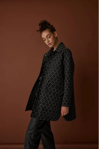 GÖMLEK YAKA CEPLİ OVERSİZE SİYAH CEKET