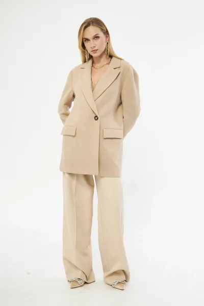 DÜĞME DETAYLI YÜN BEJ CEKET