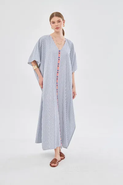 NAKIŞ DETAYLI LACİVERT ÇİZGİLİ PLAJ ELBİSESİ