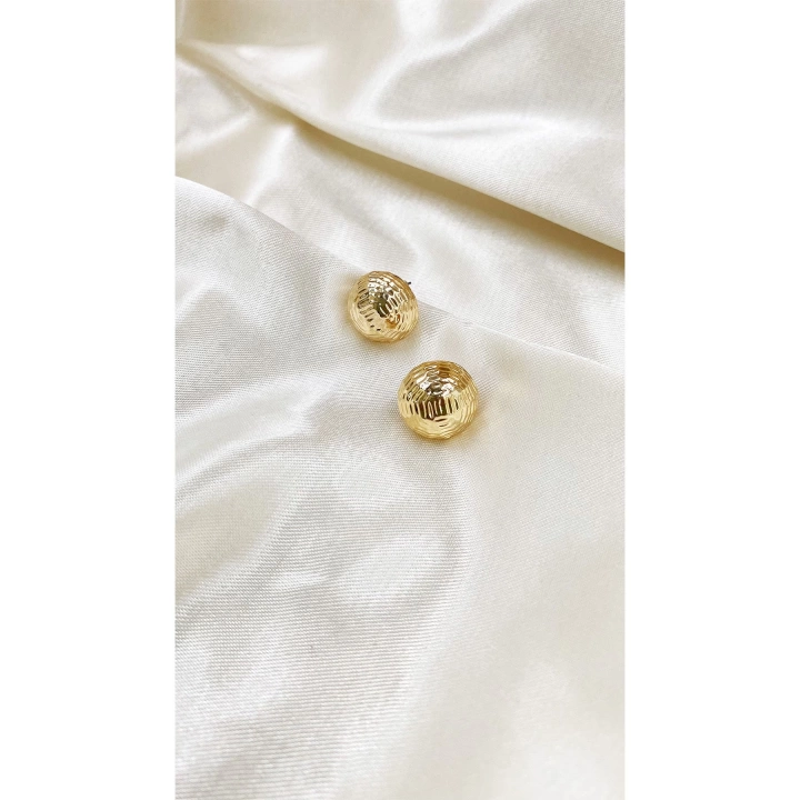 Kadın Gold Renk Küçük Desenli Düğme Küpe