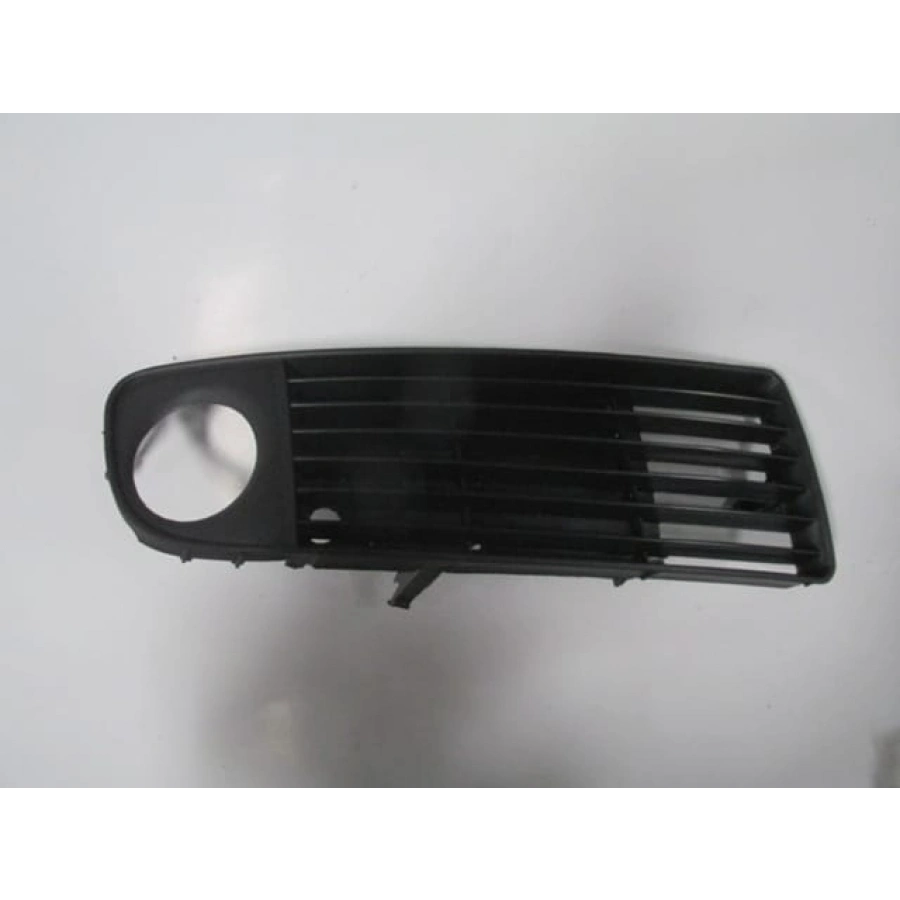 AUDI A6- 98/01; SİS KAPAĞI SAĞ SİYAH (SİS DELİKLİ) (TYG)
