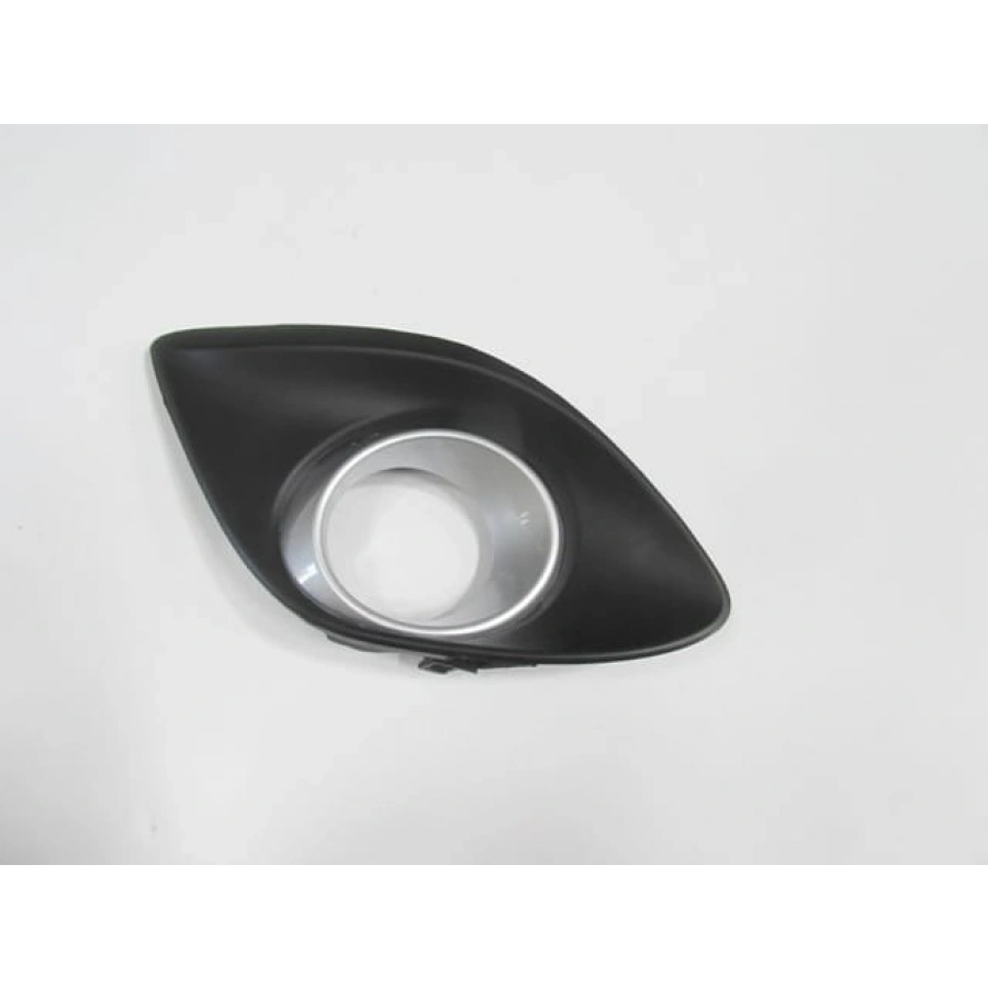 MAZDA 2- HB- 12/14; SİS LAMBA KAPAĞI SAĞ SİS DELİKLİ/ÇERÇEVESİ GÜMÜŞ GRİ (TYG)