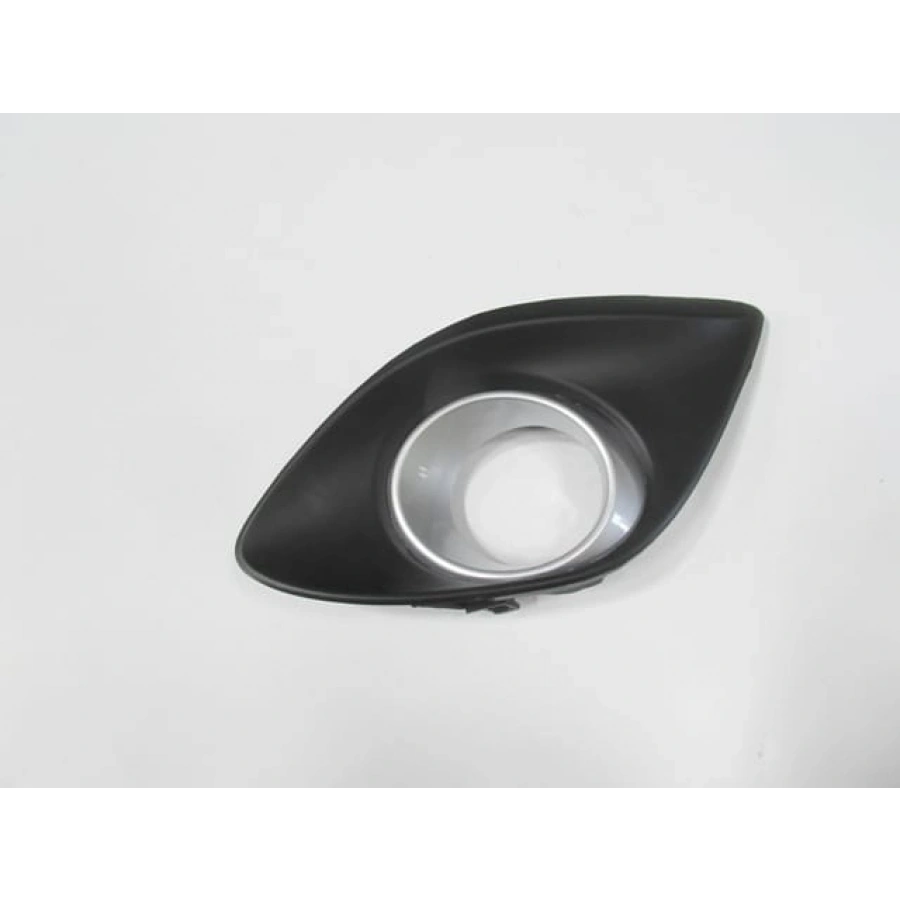 MAZDA 2- HB- 12/14; SİS LAMBA KAPAĞI SOL SİS DELİKLİ/ÇERÇEVESİ GÜMÜŞ GRİ (TYG)