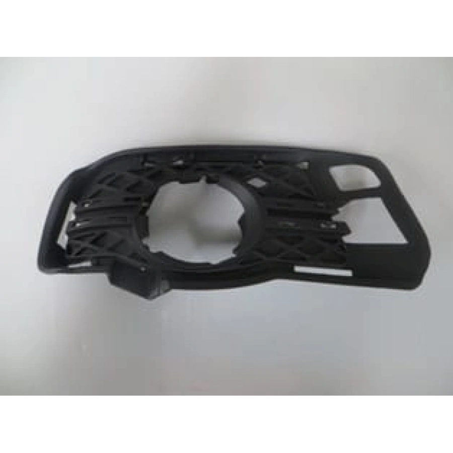 MERCEDES C CLASS- W204- 07/11; SİS LAMBA KAPAĞI SAĞ SİS DELİKLİ (TW)