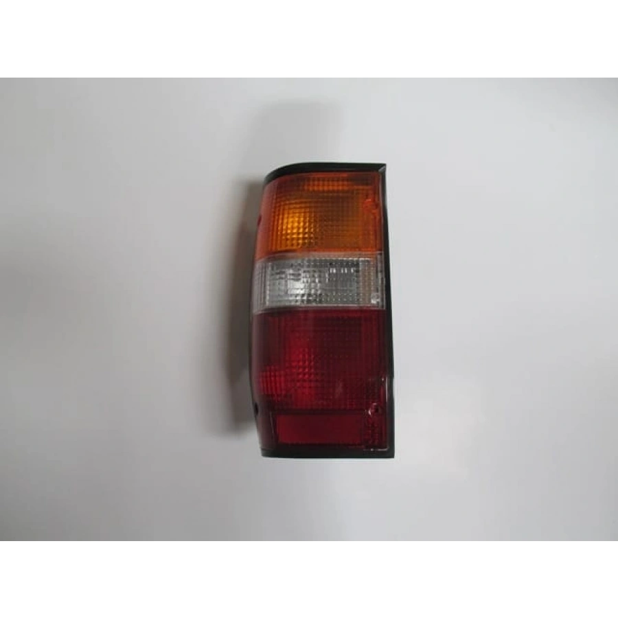 MITSUBISHI L200- PICK UP- 97/98; STOP LAMBASI SOL SİYAH SARI/BEYAZ KIRMIZI (DEPO)