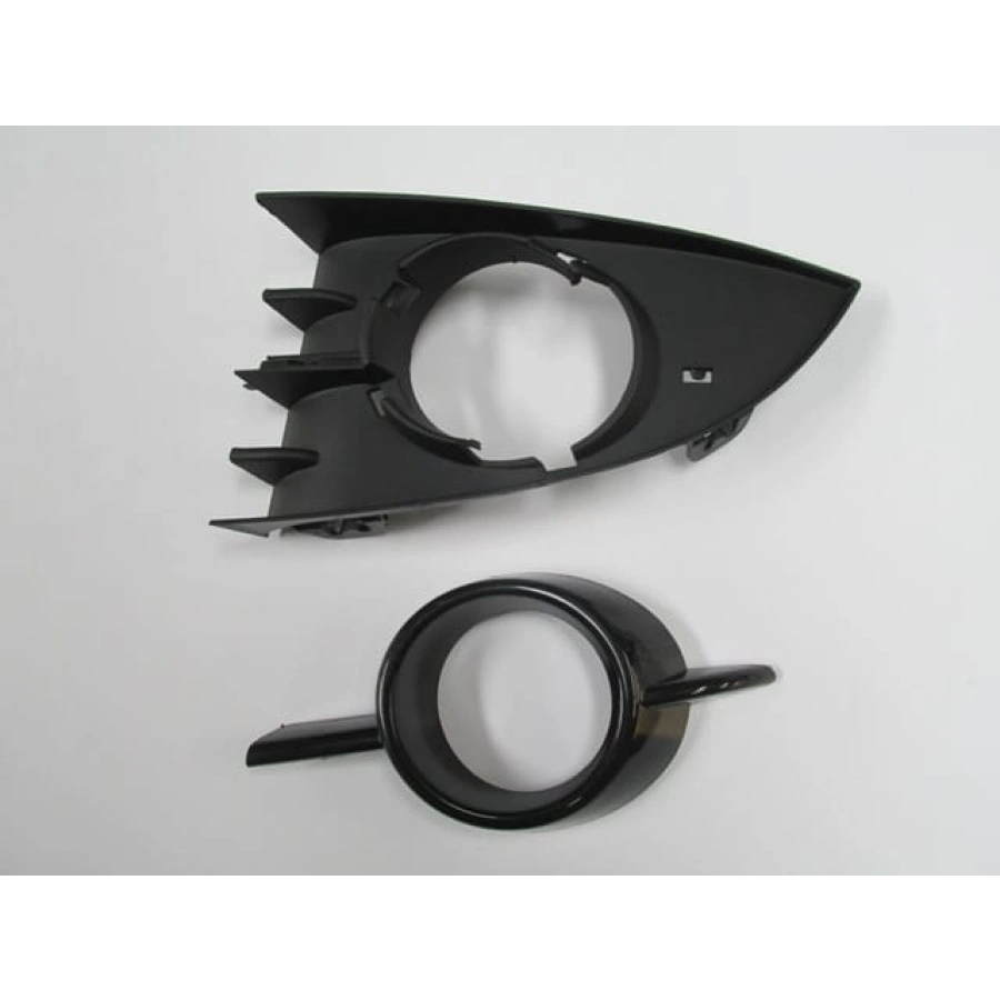 RENAULT SCENIC- 2- 07/09; SİS LAMBA KAPAĞI SOL SİS DELİKLİ SİYAH (DIŞ ÇERÇEVESİ SİYAH) 2PARÇA(TYG)