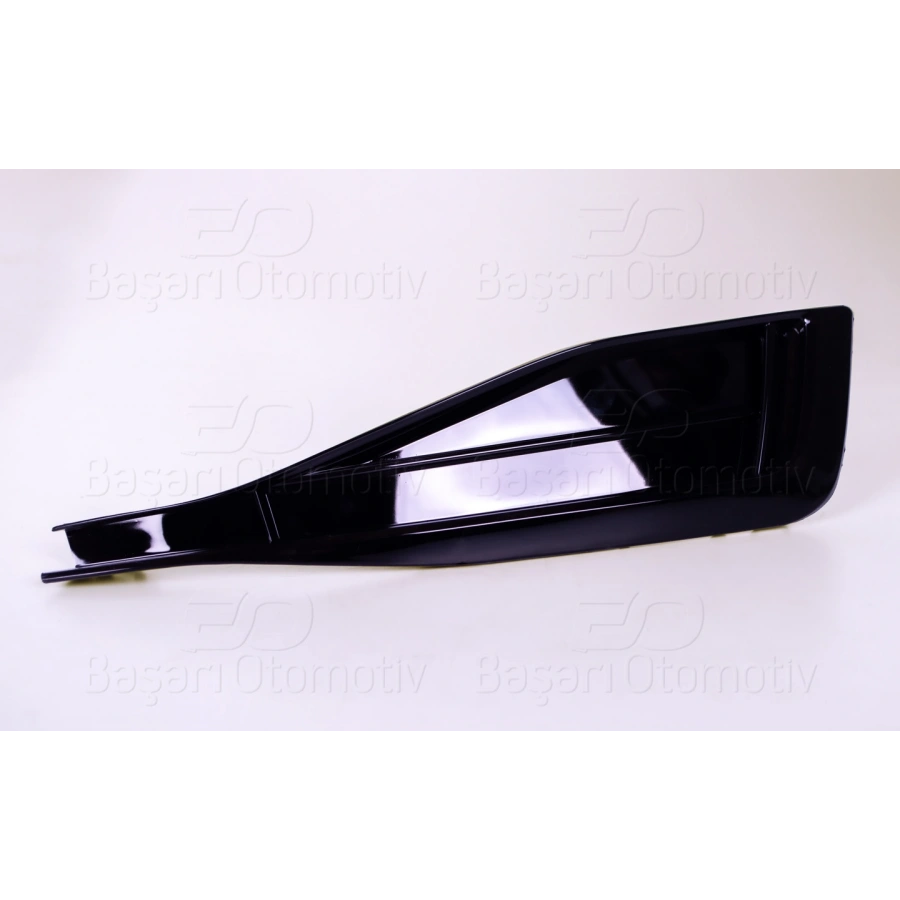 TAMPON IZGARASI SAG SISSIZ PARLAK SIYAH VW PASSAT 19 >