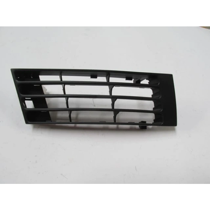 AUDI A4- 00/01; SİS LAMBA KAPAĞI SAĞ SİYAH (TYG)