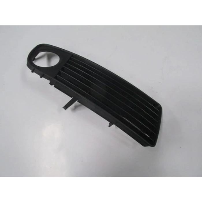 AUDI A6- 98/01; SİS KAPAĞI SAĞ SİYAH (SİS DELİKLİ) (TYG)