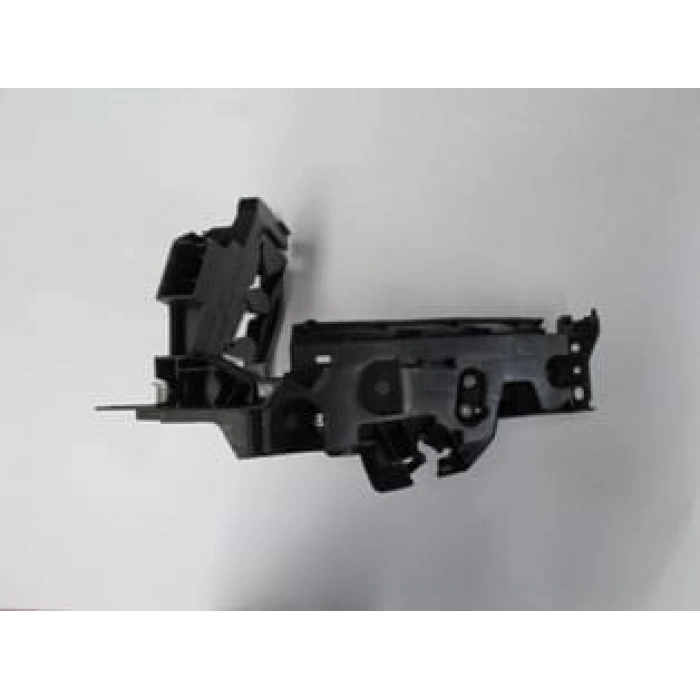 AUDI Q5- 10/12; FAR ALT BAĞLANTI BRAKETİ KÖŞE SAĞ PLASTİK (TW)