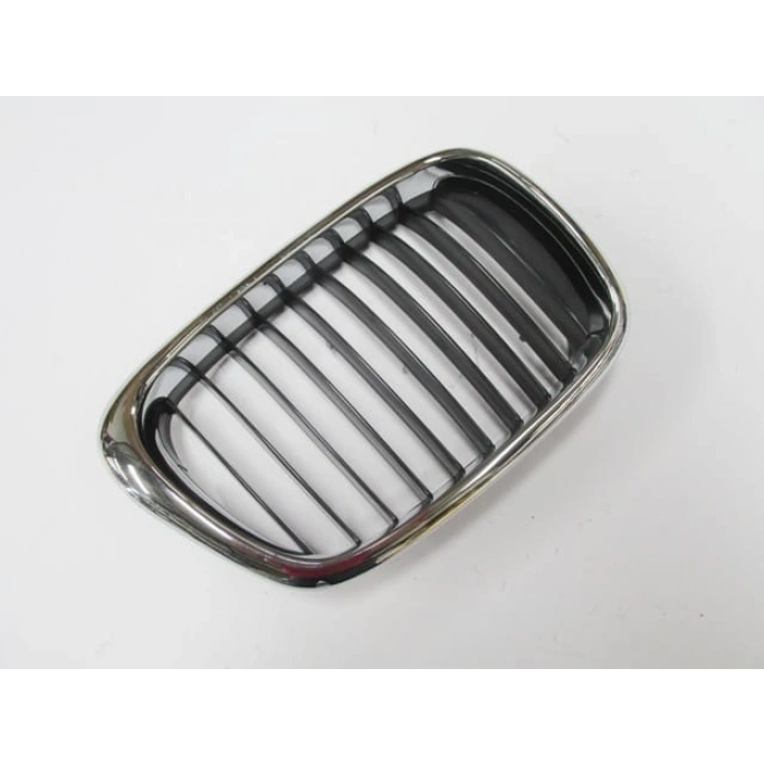 BMW 5 SERI- E39- 01/03; ÖN PANJUR SAĞ NİKELAJLI/SİYAH (TW)