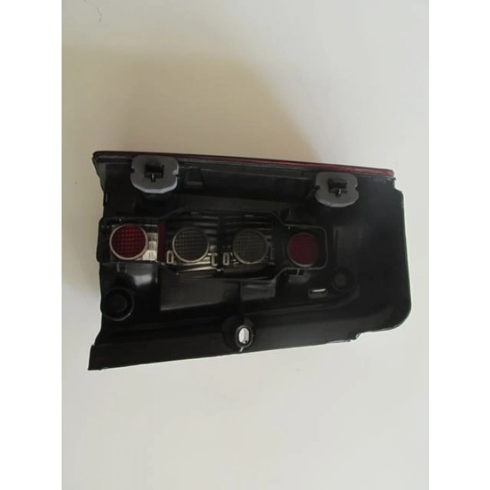 CITROEN BERLINGO- 96/03; STOP LAMBASI SAĞ KIRMIZI/FÜME (BAGAJ KAPAĞI YUKARIYA AÇILAN TİP) (MARS)