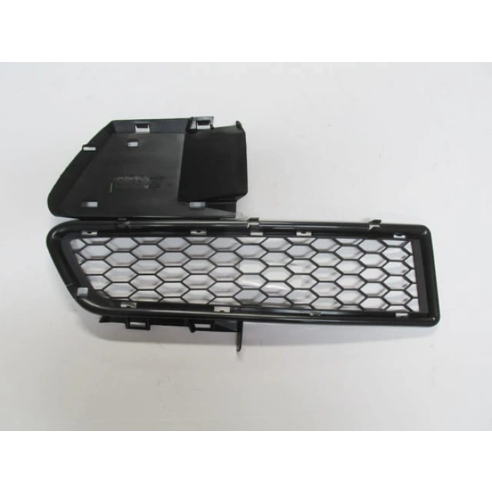 DACIA LOGAN- 04/08; ÖN TAMPON PANJURU SAĞ SİYAH (TYG)