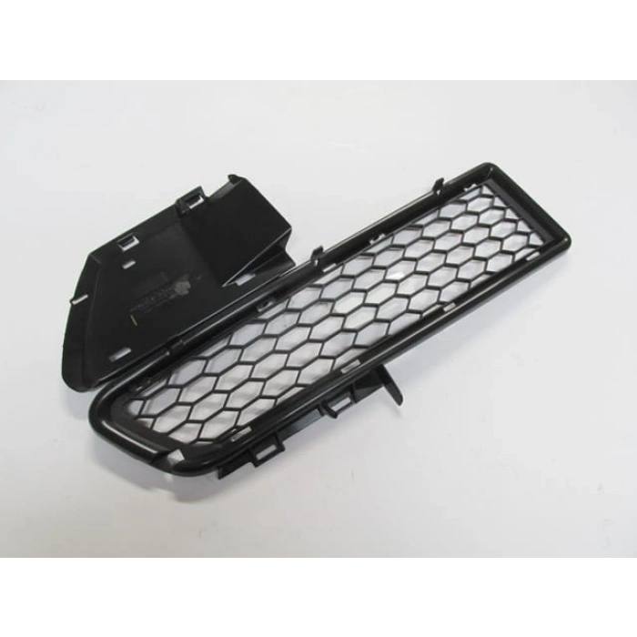 DACIA LOGAN- 04/08; ÖN TAMPON PANJURU SAĞ SİYAH (TYG)