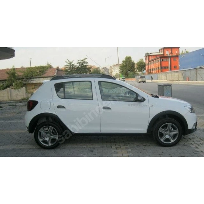 DACIA SANDERO- 13/20; ARAÇ BİLGİLERİ VE RESİMLERİ