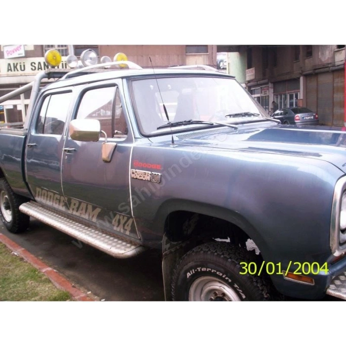DODGE RAMCHARGER- 81/88; ARAÇ BİLGİLERİ VE RESİMLERİ