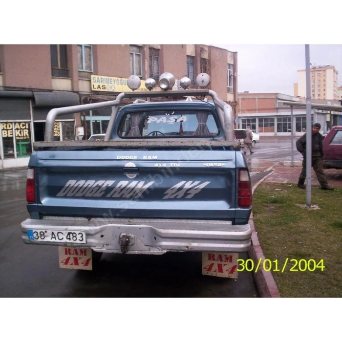 DODGE RAMCHARGER- 81/88; ARAÇ BİLGİLERİ VE RESİMLERİ