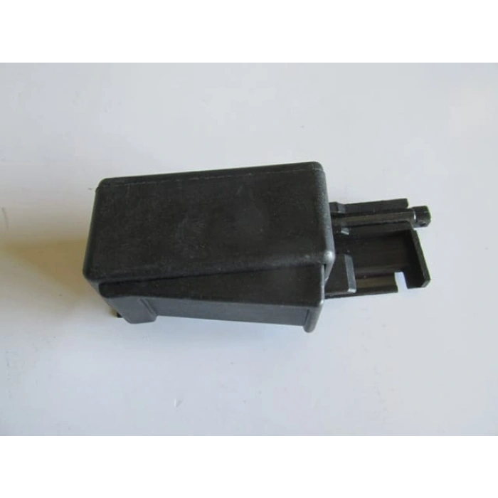 FIAT DOBLO- 06/10; ARKA KAPI CAM KİLİTLEME MANDALI SAĞ (SÜRGÜLÜ KAPI)