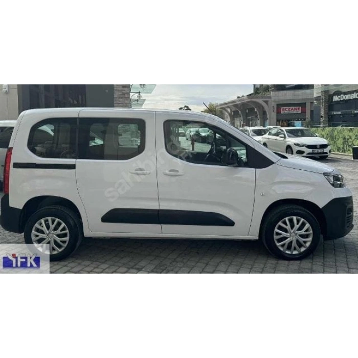 FIAT DOBLO- 23/24; ARAÇ BİLGİLERİ VE RESİMLERİ