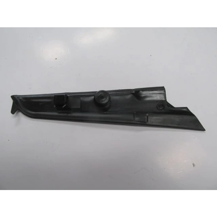 FIAT GRANDE PUNTO- 06/12; ÖN CAM KENAR PLASTİĞİ SAĞ (SİLGİ PANELİ/TESPİT PLASTİĞİ) SAĞ