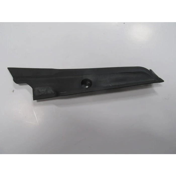 FIAT GRANDE PUNTO- 06/12; ÖN CAM KENAR PLASTİĞİ SAĞ (SİLGİ PANELİ/TESPİT PLASTİĞİ) SOL