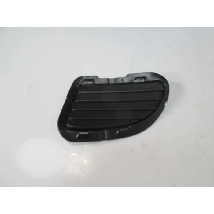 FIAT GRANDE PUNTO- 06/12; SİS LAMBA KAPAĞI SAĞ SİYAH (SİS DELİKSİZ)