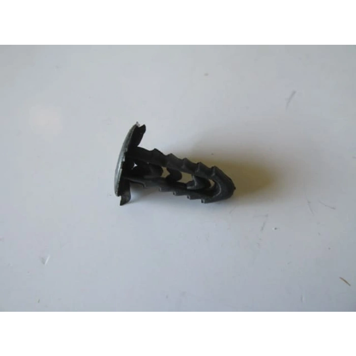 FIAT TIPO- 93/00; ÖN ÇAMURLUK DAVLUMBAZI KLİPSİ