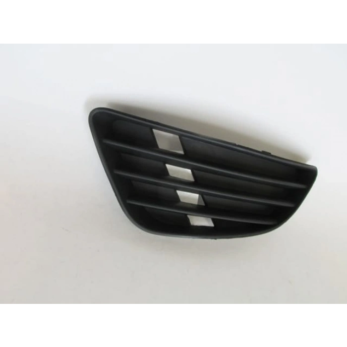 FORD FIESTA- 02/05; SİS LAMBA KAPAĞI SOL SİYAH SİS DELİKSİZ (TYG)