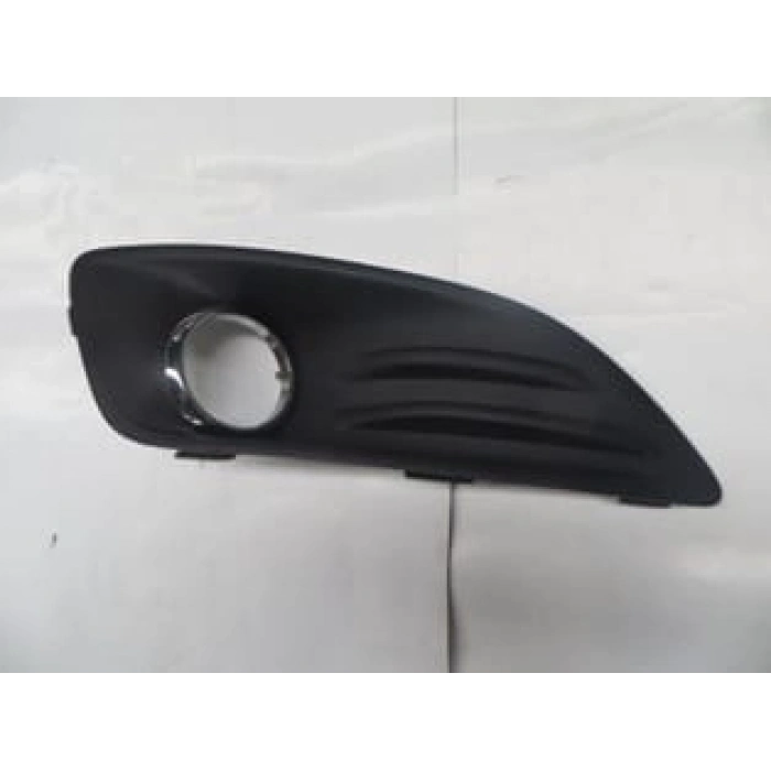 FORD FIESTA- 13/17; SİS LAMBA KAPAĞI SAĞ SİYAH (SİS DELİĞİ NİKELAJ ÇERÇEVELİ) (TYG)
