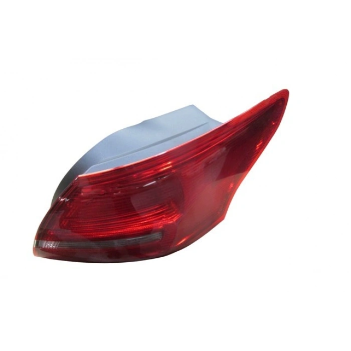 FORD FOCUS- SD- 15/18; DIŞ STOP LAMBASI SAĞ KIRMIZI/BEYAZ (E MARKLI)