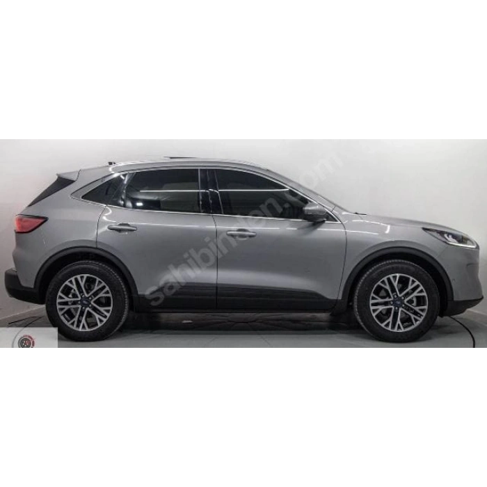 FORD KUGA- 20/23; ARAÇ BİLGİLERİ VE RESİMLERİ