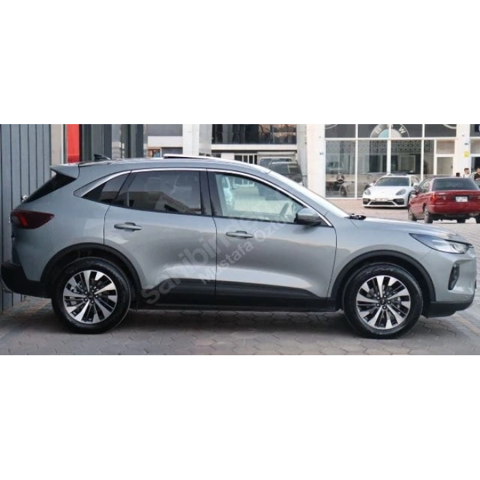 FORD KUGA- 24/25; ARAÇ BİLGİLERİ VE RESİMLERİ