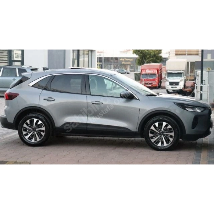 FORD KUGA- 24/25; ARAÇ BİLGİLERİ VE RESİMLERİ