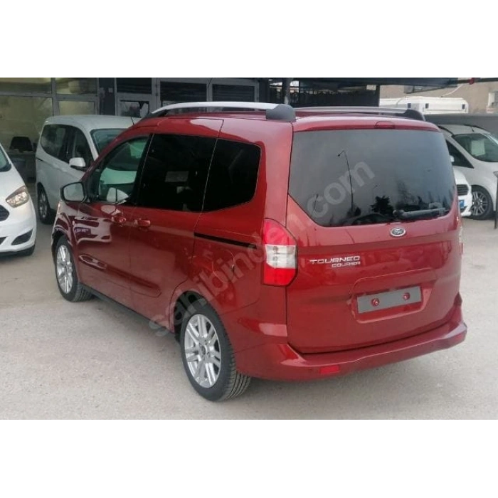 FORD TOURNEO COURIER- 18/23; ARAÇ BİLGİLERİ VE RESİMLERİ