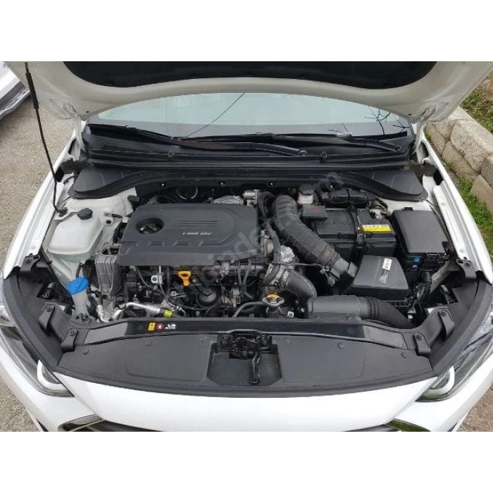 HYUNDAI ELANTRA- 16/18; ARAÇ BİLGİLERİ VE RESİMLERİ