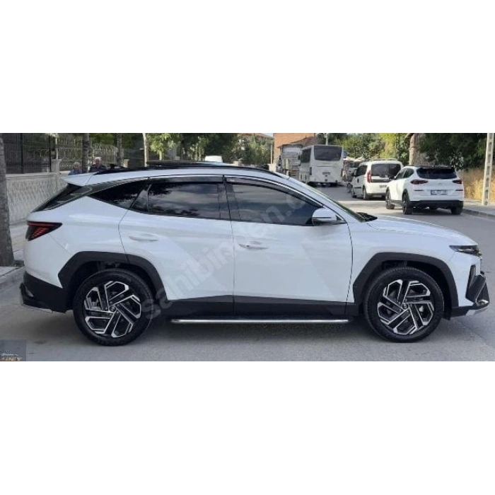 HYUNDAI TUCSON- 21/25; ARAÇ BİLGİLERİ VE RESİMLERİ