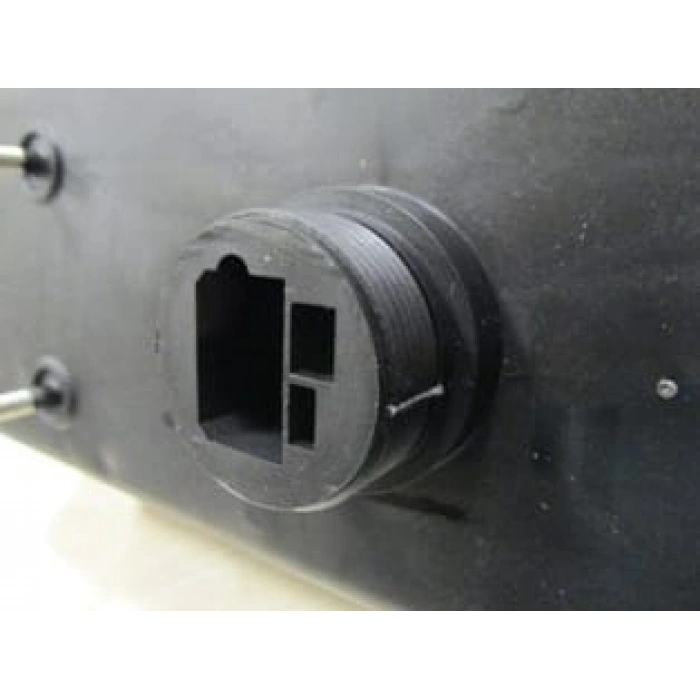 IVECO DAILY- 90/98; STOP LAMBASI SAĞ KIRMIZI/BEYAZ (SOKETİ ORJİNAL TİP DEĞİL) (FAMELLA)